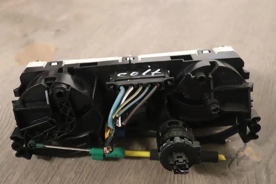 MITSUBISHI COLT VI Z2A, Z3A 1.1 Comando, Climatizzatore 69657032 - Immagine 3 di 3