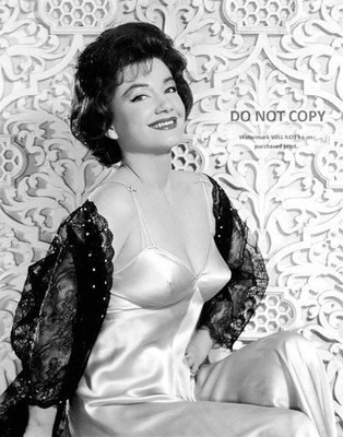 ACTRESS ANNE BAXTER - 8X10 PUBLICITY PHOTO (CC-514)