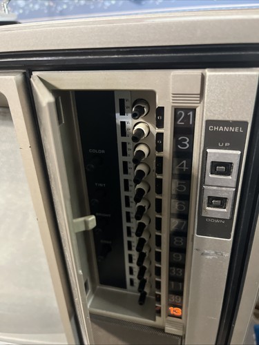 "Televisión Triton Sanyo 20"" vintage años 80" - Imagen 5 de 9