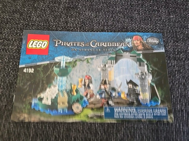 LEGO Pirates of the Caribbean: Fountain of Youth (4192) Instruction Manual