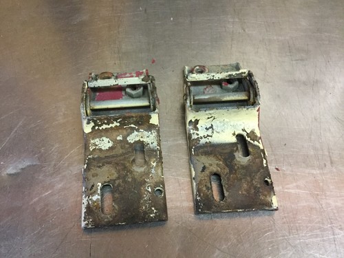 Alfa Romeo Spider 1970-93 • Hood Hinges, Red. Used. AR3335 - Bild 3 von 5