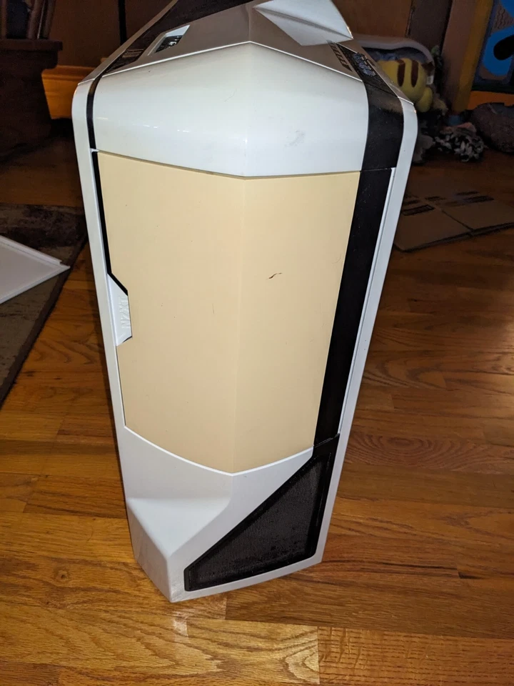 NZXT Phantom ATX Full Tower Gehäuse weiß PHAN-001WT - Bild 4 von 4