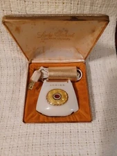 Vintage Schick Crown Jewel Ladies Electric Razor Model 110