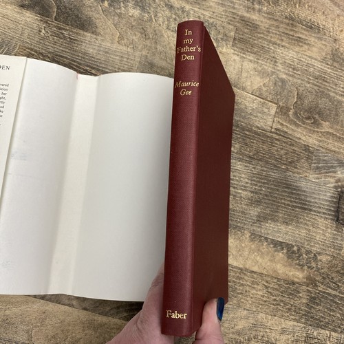 In My Father's Den by Maurice Gee *1st Edition* 1972 HC/DJ/VG Vintage Rare HTF - Picture 3 of 6