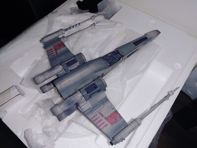 Star Wars X-Wing Starfighter Signature Series Code 3 Collectibles