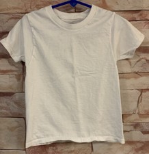 Fruit of the Loom. Boy's White Short Sleeved T-Shirt. Size: XS 4 . 100 Cotton