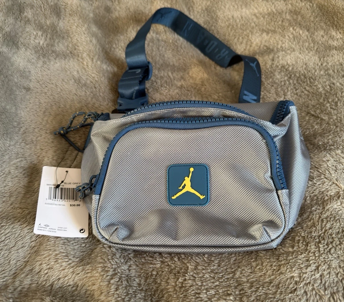 JORDAN ロゴ入りグレー中型バッグ Jordan Gray Bags for Men for sale | eBay