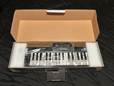 Midiplus, 32 Key midi controller AKM320 + Song Builder Software for Windows