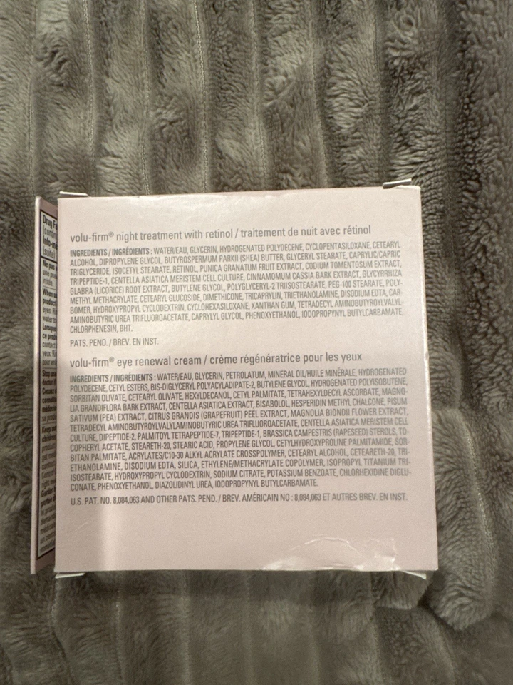 Mary Kay TimeWise Repair VoluFirm GoSet (3 artículos parciales) gel limpiador de noche y ojos Foto 2 de 2