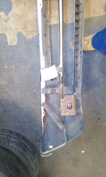 Parachoques delantero Ford Explorer Limited 98 pintado Foto 4 de 4