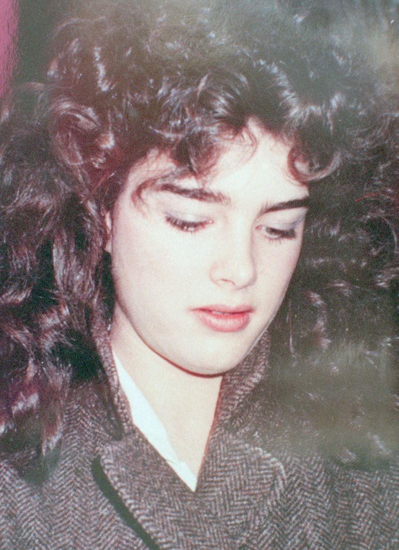 Lot of (5) BROOKE SHIELDS Live Candid Duplicate 35mm Photo