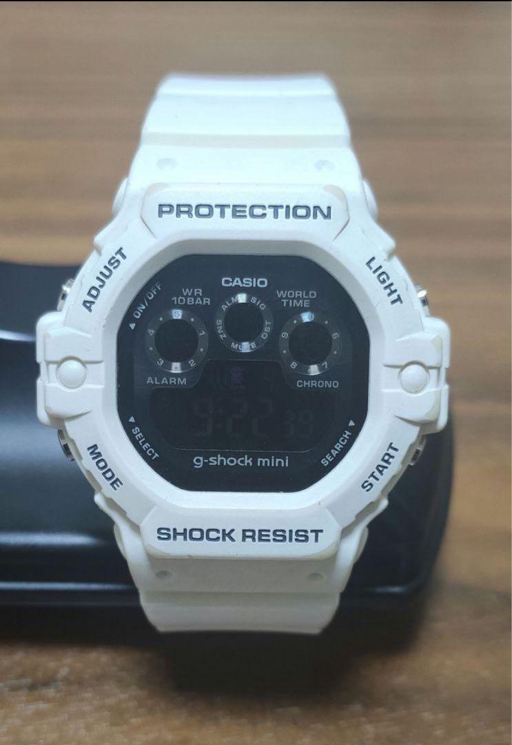 Casio G-Shock Mini GMN-590 Pre-Owned with Slight Yellowing Casio G-Shock Mini GMN-590 Pre-Owned with Slight Yellowing