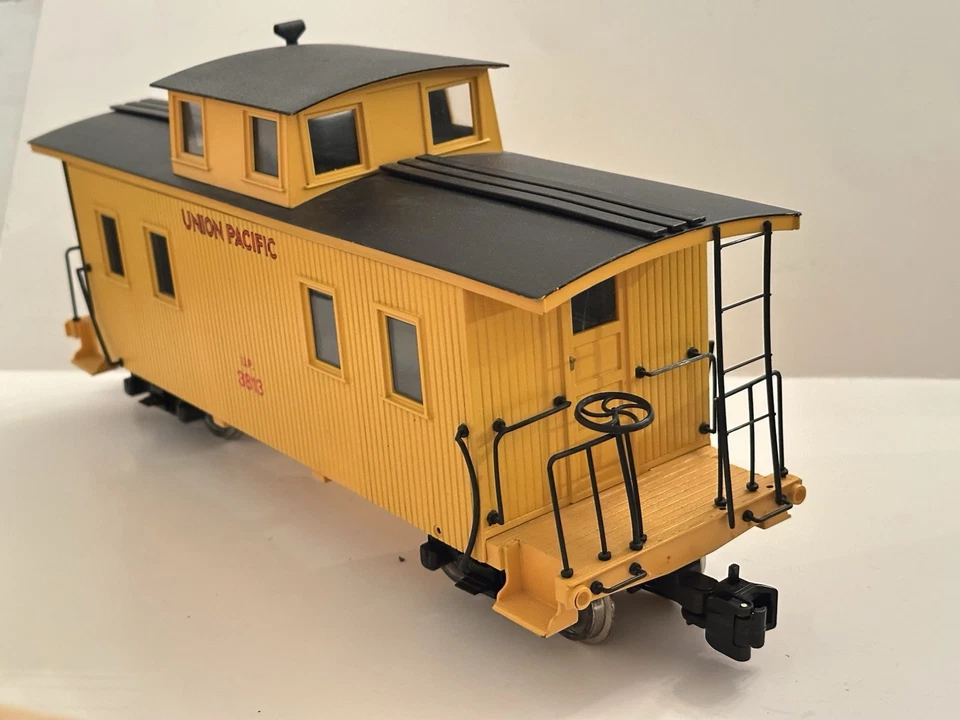 G Scale Bachmann 93851 8-Wheel Center Cupola Wood Caboose Union Pacific #3814 - Image 2 of 4