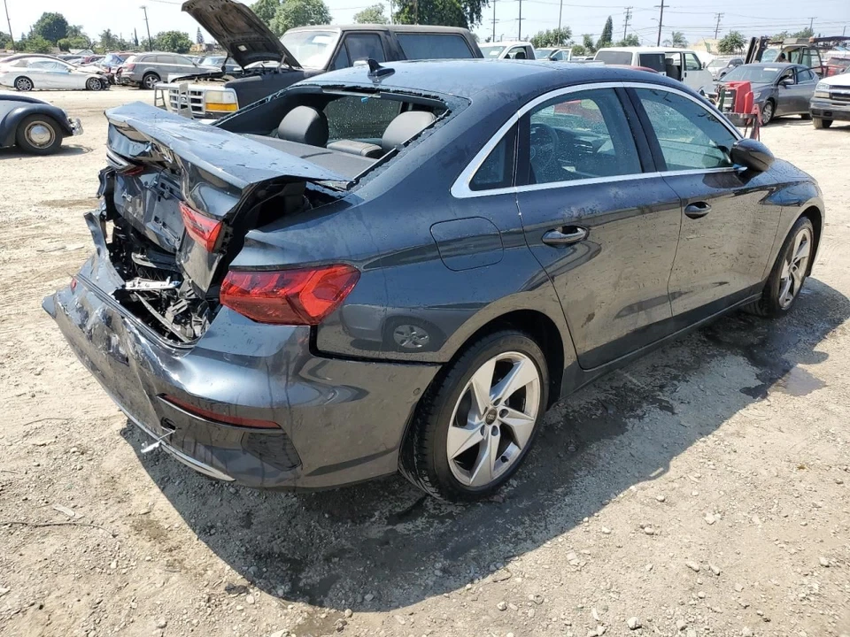 A3 AUDI   2023 Steering Wheel 7377286 - Image 3 of 4