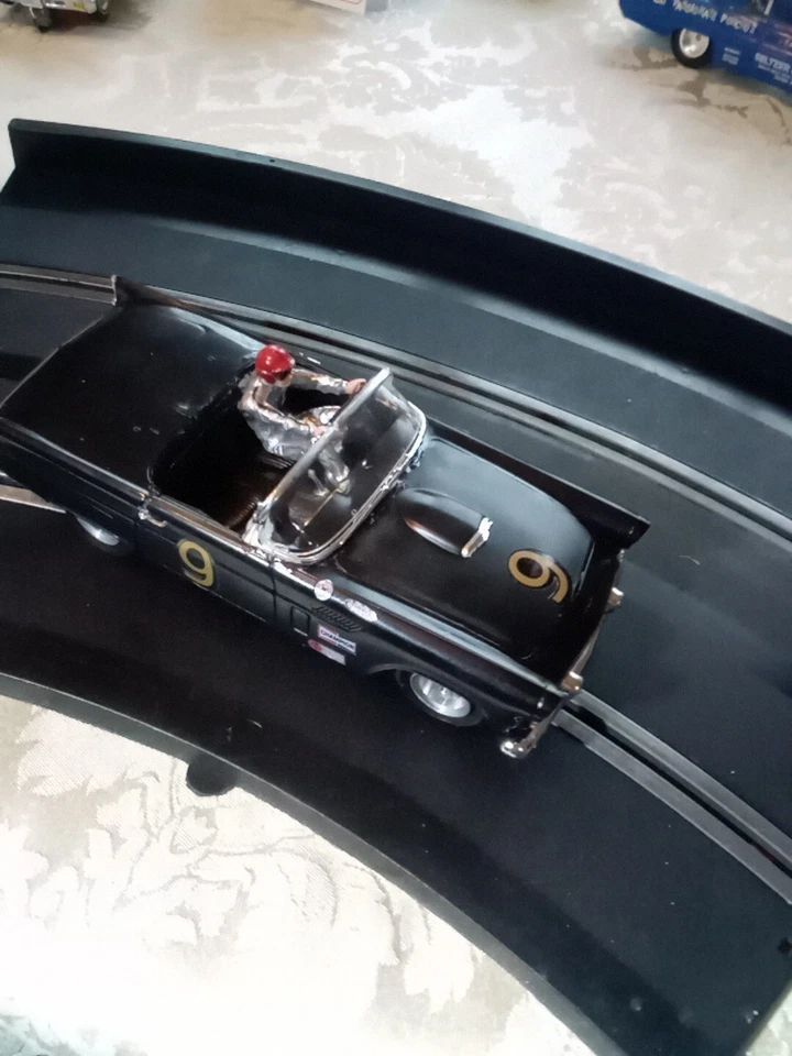 Винтажная трассовая автомодель Monogram 1/24 56 футов T-Bird - Изображение 2 из 4