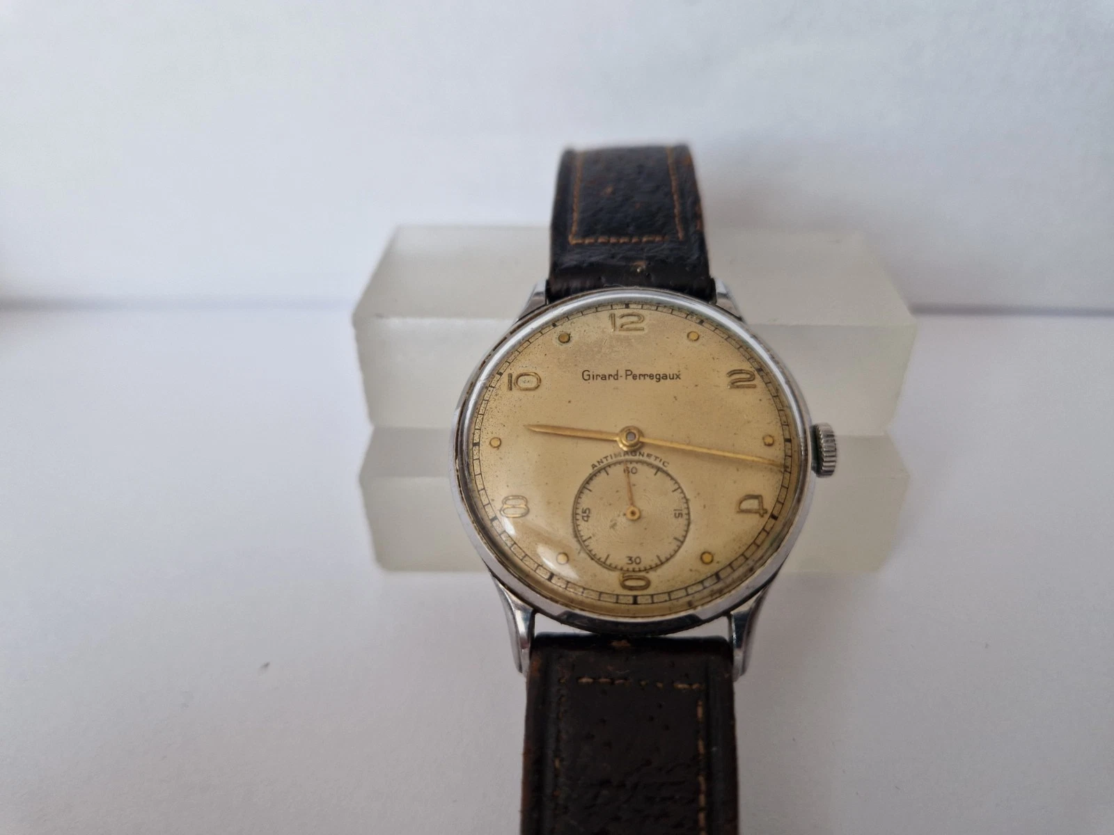 Girard Perregaux — Girard Perregaux-Mechanical Sub Seconds -17 Jewels -Ref 438052-Not Working.
