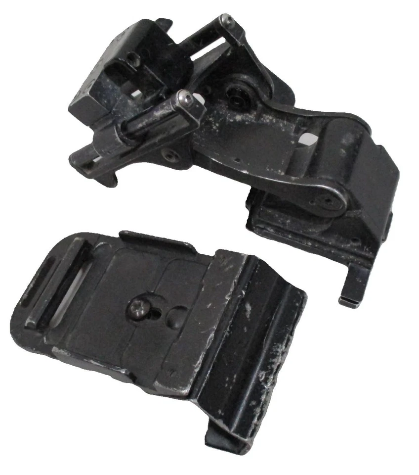OLD GEN NOROTOS NVG MOUNT RHINO HORN + MOUNTING PLATE 1 HOLE SHROUD w. SWING ARM - Image 4 of 4