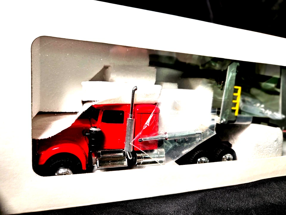 Eligor Kenworth W900 Car Hauler Red 1:43 Scale Inv. #0667 - Image 2 of 2
