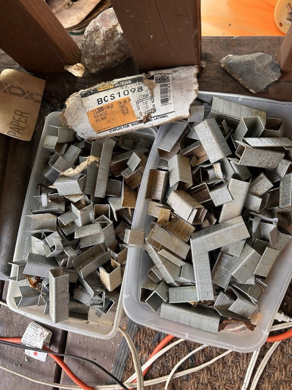 Stanley Bostitch BCS1098 ~11,200 Staples Galvanized 16 Gauge 7/8" Leg 1" Crown