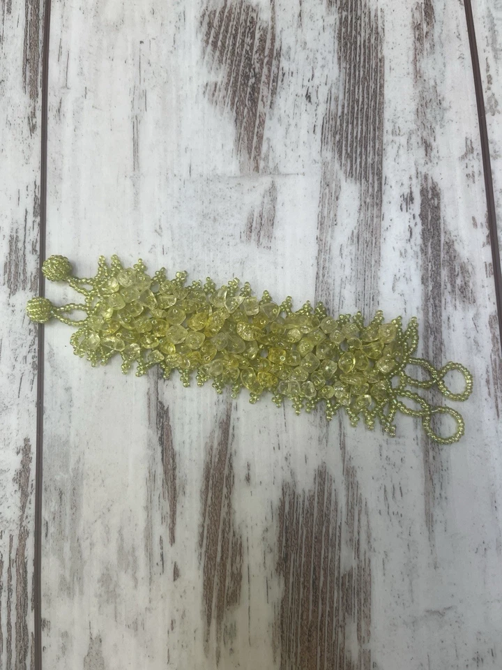 Ogalala Handmade Beaded Bracelet – Peridot Chip & Seed Beads, Chunky Ruffle - Image 2 of 4