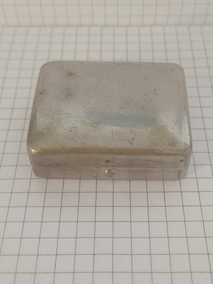 Bei diesem Artikel handelt es sich um ein Vintage-Rasierset