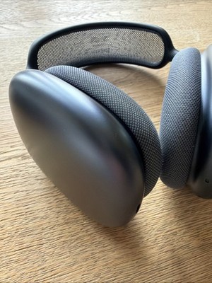 Apple AirPods Max USB-C Midnight Over-Ear Headphones A3184 MWW43AM