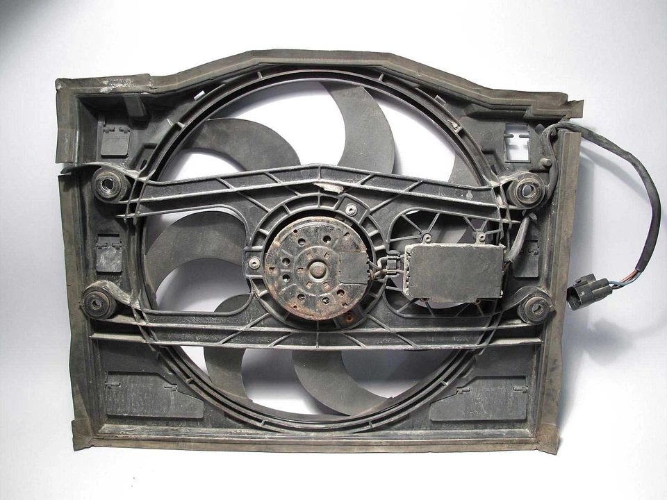 BMW E46 1999-2006 Serie 3 Ventilador eléctrico auxiliar de refrigeración de CA con cubierta OEM Foto 4 de 4
