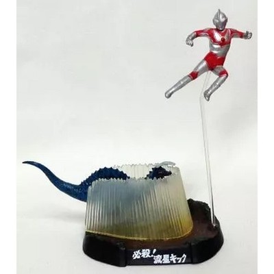 Figure Meteor Kick Ultraman vs Kingzaurus III Ultra Kaiju Giga Battle History I