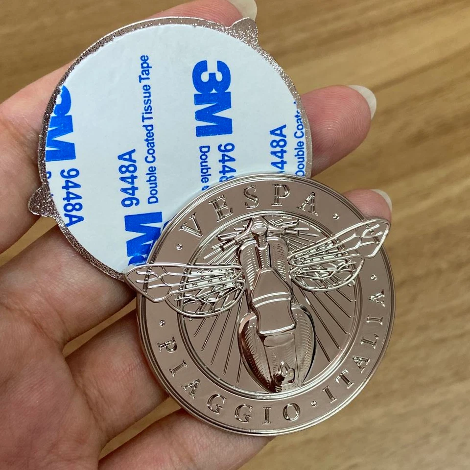 Piaggio Avispa Vespa 3D Aluminio Insignia Emblema Calcomanía Color Plata Redondo - Imagen 3 de 4