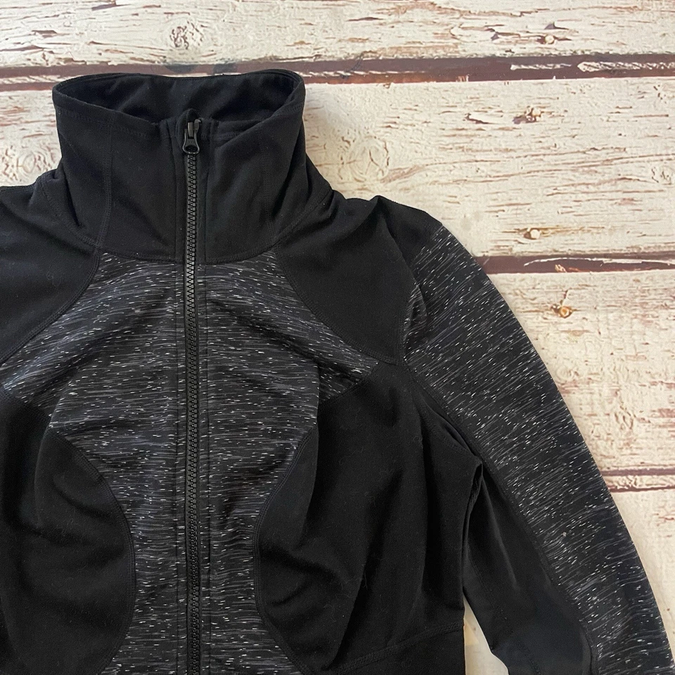 Jaqueta de ioga Z by Zella couro cinza e preto zíper completo malha acento tamanho médio - Imagem 3 de 4