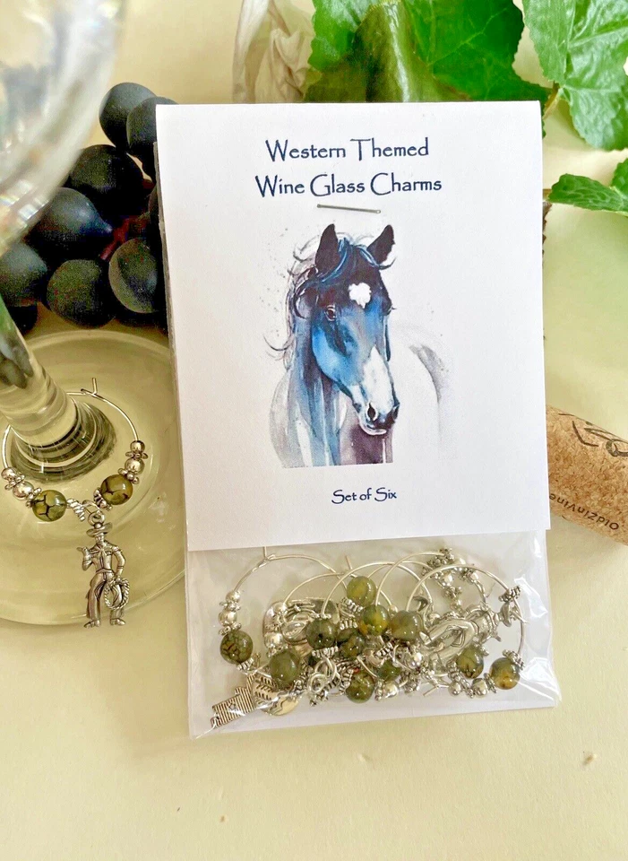 Juego de 6 dijes de copa de vino con temática occidental cuentas de ágata verde Yee-haw paquete de regalo Foto 2 de 2