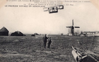 Aviation Camp de Chalons Henry Farman im Flug Windmühle alte Postkarte 1908