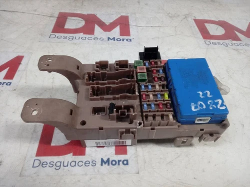 8264102040 Caja Reles/Fusibles para TOYOTA COROLLA (E12) 2006 6281608