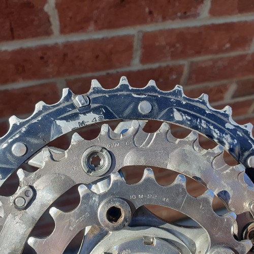 Shimano Deore LX 8 Speed Triple Chainset FC-M569 I.G 175mm GC - Picture 12 of 16