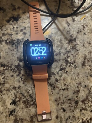 Fitbit Versa Fitness Smartwatch - Peach/Rose-Gold Aluminium (FB504RGPK)