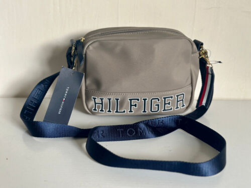 NEW! TOMMY HILFIGER BROWN CAMERA MESSENGER CROSSBODY SLING BAG PURSE $78 SALE - Picture 1 of 5