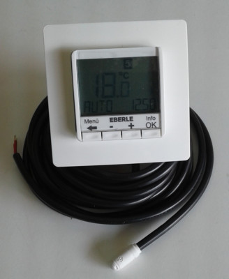 Raumtemperaturregler Uhrenthermostat mit Fernfühler Eberle FIT 3 L  Display blau