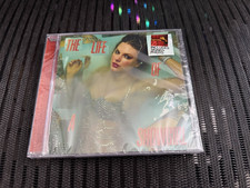 Sealed Taylor Swift The Life of a Showgirl CD...