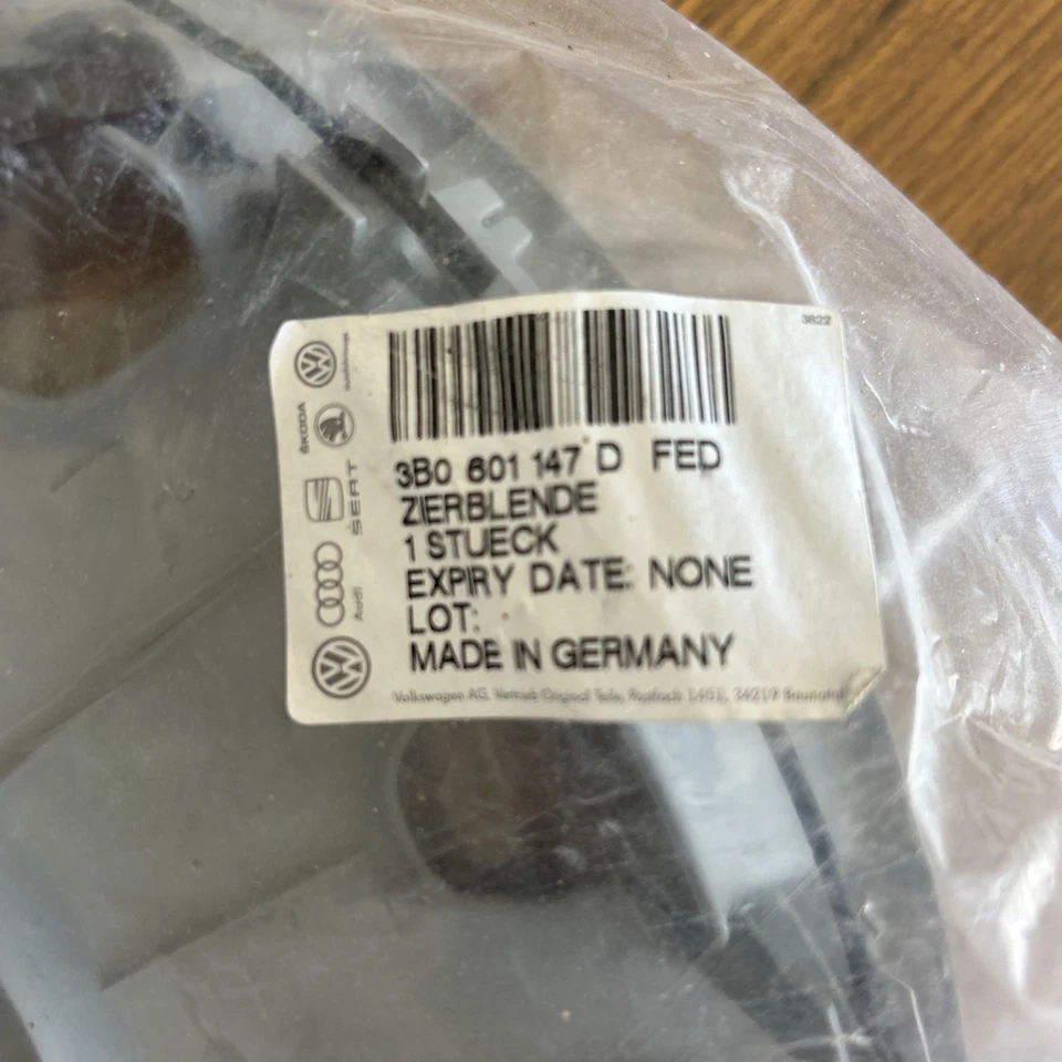 Genuine New VW Passat 4Motion Hub Cap 1998-2001 3B0601147D FED 15” - Image 2 of 4