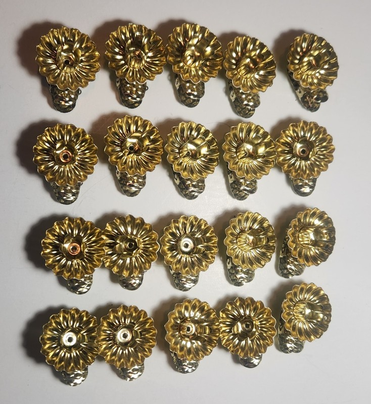 Set Of 20 Candle Holder Pinecone Tree Clips
