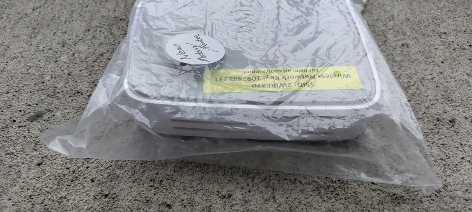 AT&T SSID:  2WIRE270 Gateway Wireless DSL Modem/Router, White&Gray, New! - Image 4 of 4