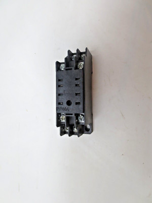 OMRON DYF08A 8 PIN  Socket BASE- LOT OF 2