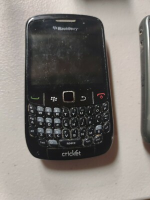 BlackBerry フリップフォン シルバー/ブラック ビンテージの Y2K Blackberry 携帯電話。そのまま動作します