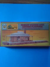 ho scale A.H.M. freight station with loading platform building kit #15703