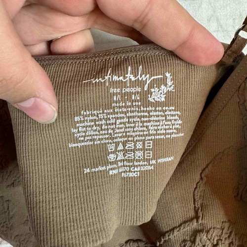 Free People Candy Sand Laser Cut VNeck Rippenstrick nahtlose Bralette Größe M/L - Bild 5 von 6