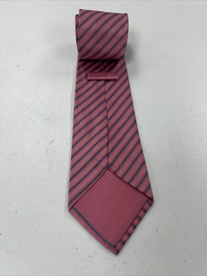 Gravata masculina de seda listrada rosa e azul Brioni US$ 395 - Imagem 3 de 4