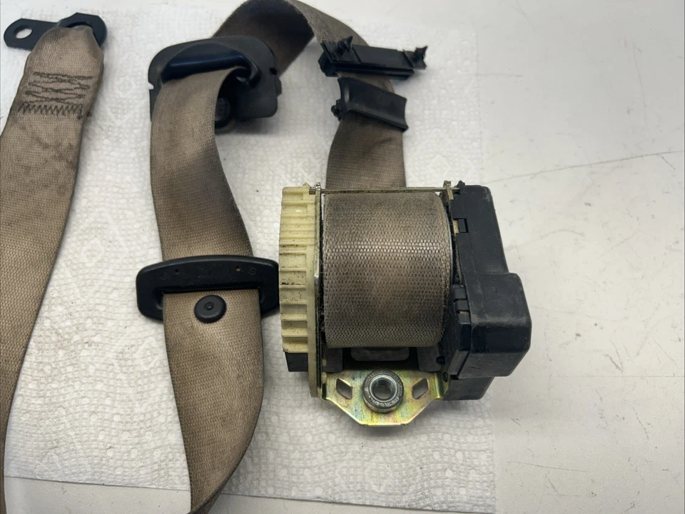 OEM FRONT LEFT DRIVER SEAT BELT RETRACTOR FOR 2005 BMW X5 E53 33000338C - Image 2 of 4