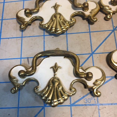 Set of 4 Vintage White & Brass Metal Drawer Pulls – Mid-Century Modern Cabinet - Picture 5 of 12