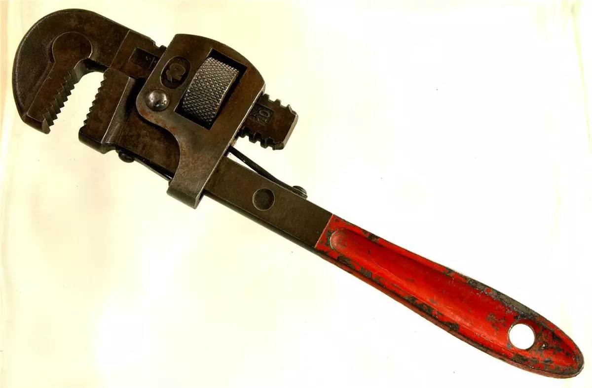 Adjustable Wrench BE-TOOL 10 Pipe Wrench Stilsons Monkey Wrench
