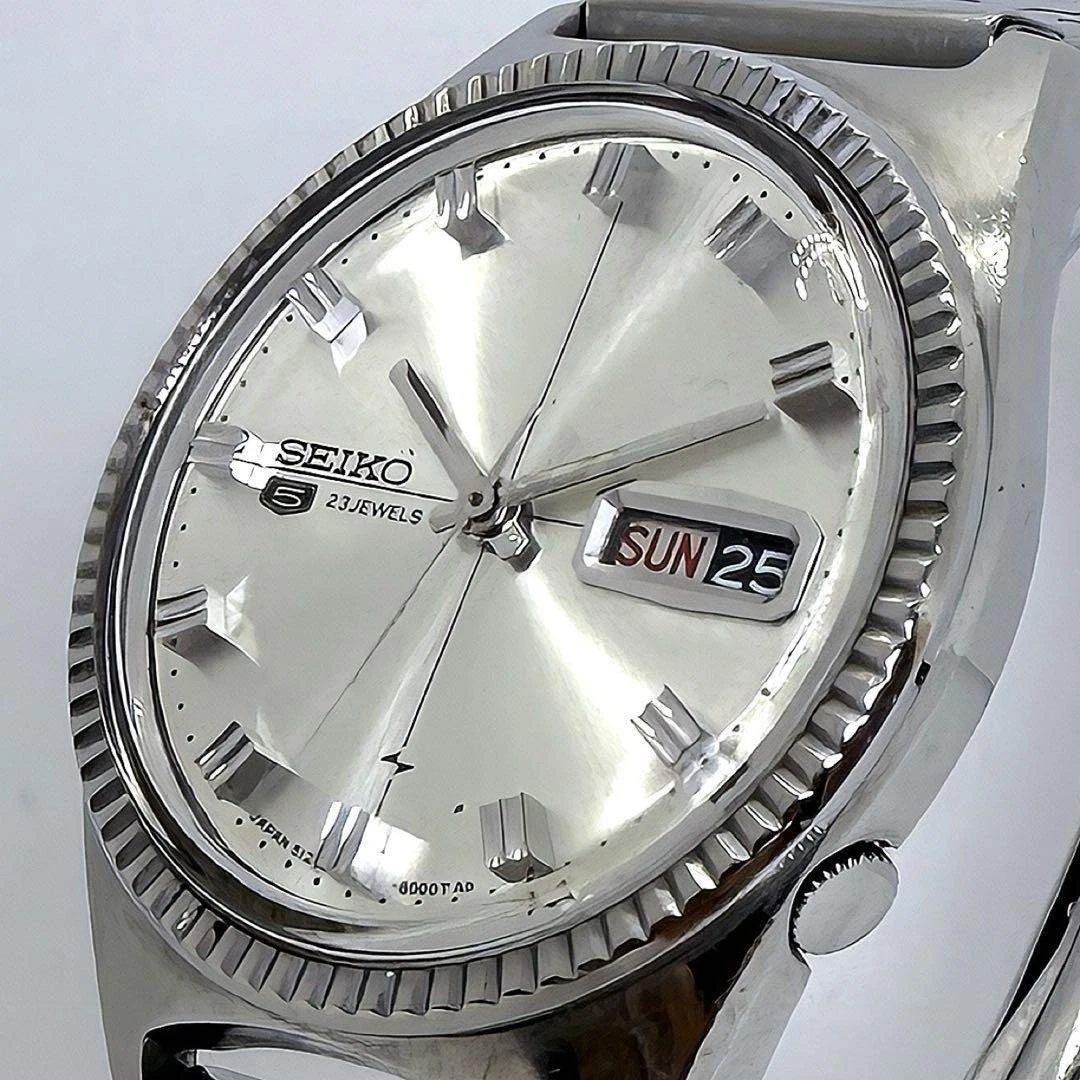 SEIKO 5 23 Jewels Automatic Day Date Silver Dial Vintage